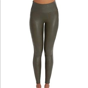 NEW with tags, NEVER WORN SPANX leggings, S